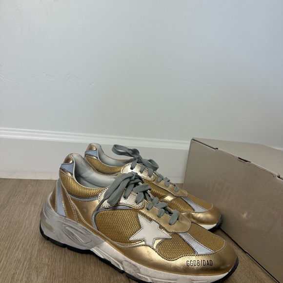 Golden Goose Running Dad Star Laminated Gold NIB Sz 40 $600 - Picture 2 of 9